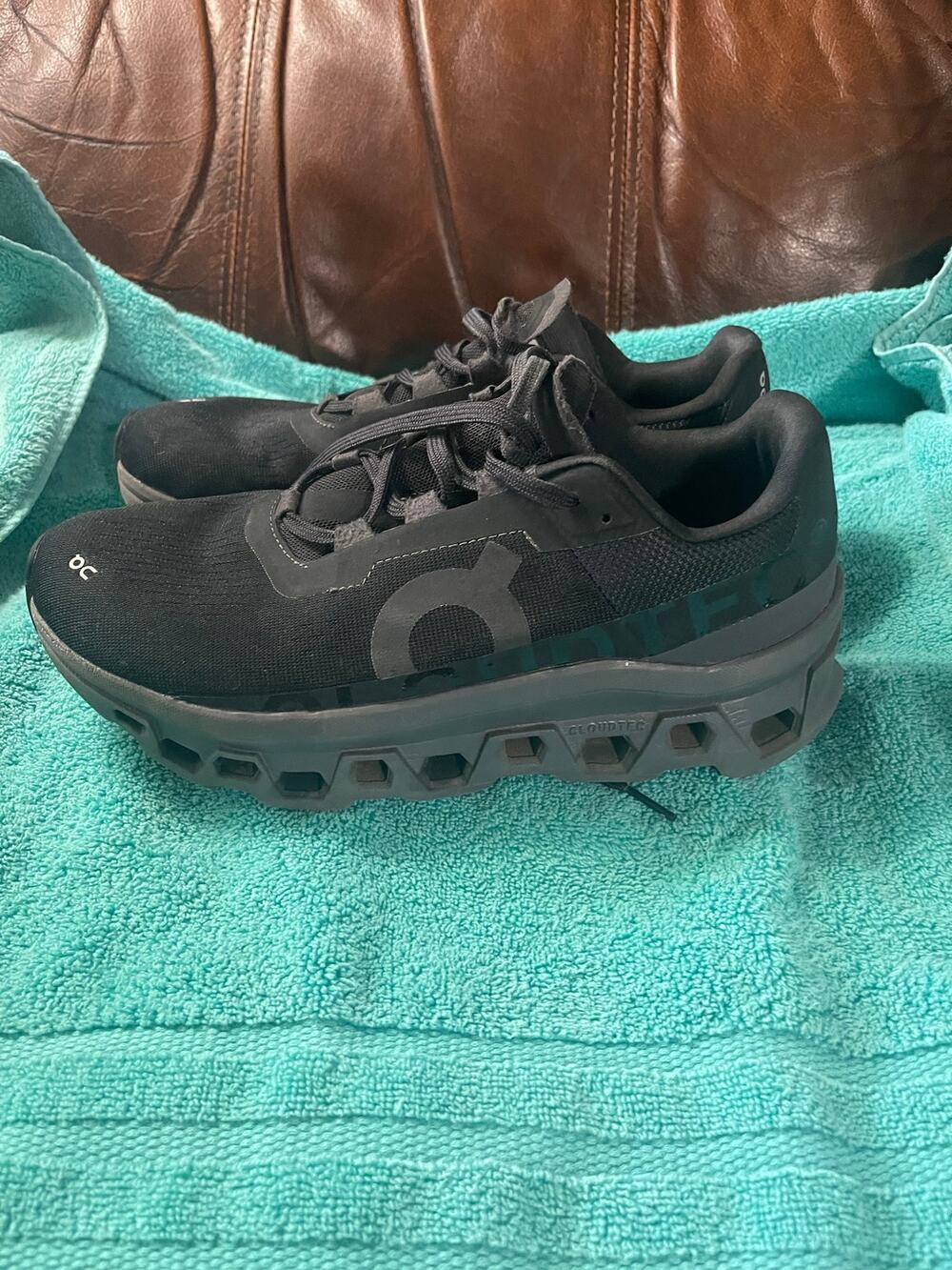 Women's On Cloudmonster 9.5 Black/Gray